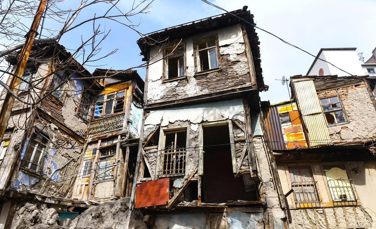 Bir zamanlar bütün kapıların  açık olduğu bir mahalle: Yahudi Mahallesi