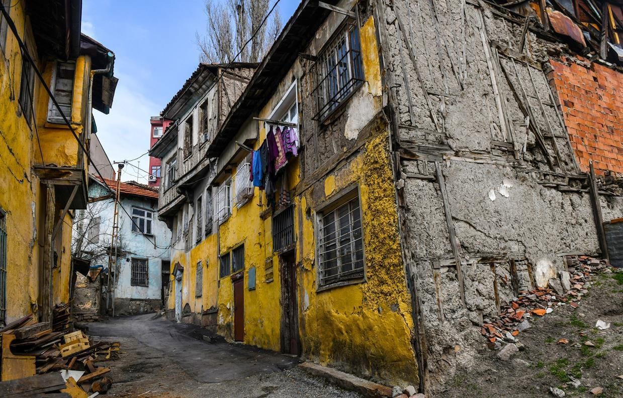 Bir zamanlar bütün kapıların  açık olduğu bir mahalle: Yahudi Mahallesi