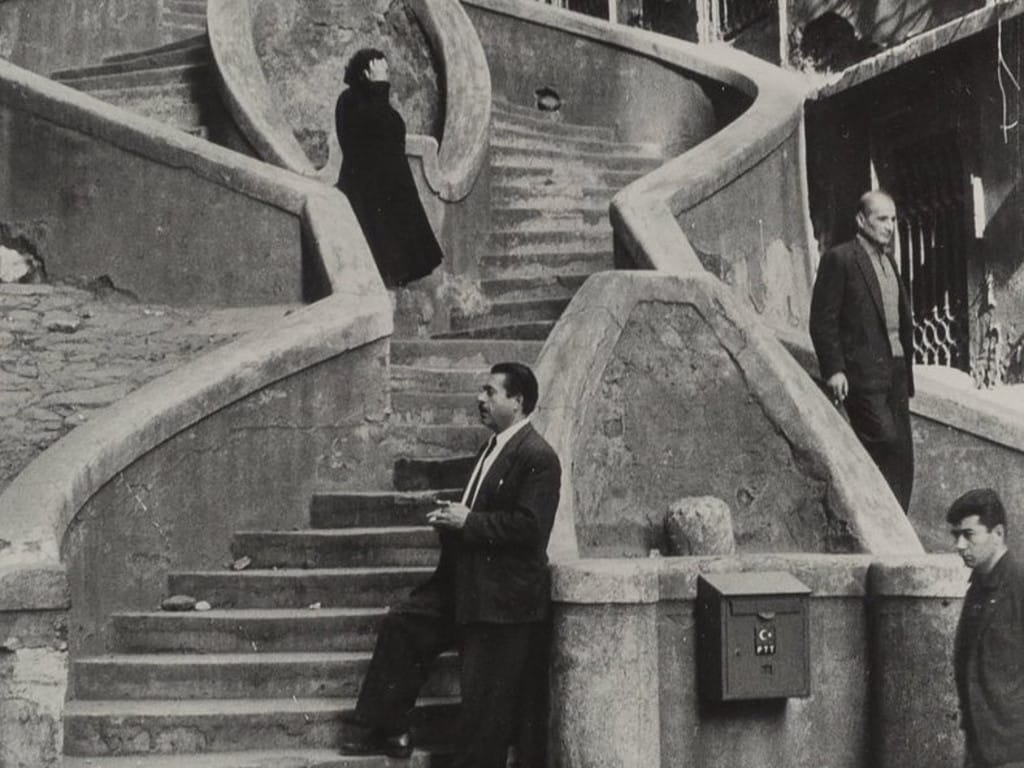 10. Yılında Avlaremoz - A. Muzaffer Erol