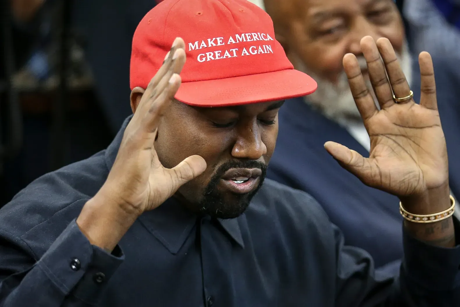 Kanye West, Yahudi Düşmanlığı ve Türkiye Konser Endüstrisine Açık Eleştiri – Tuğba Yavuz