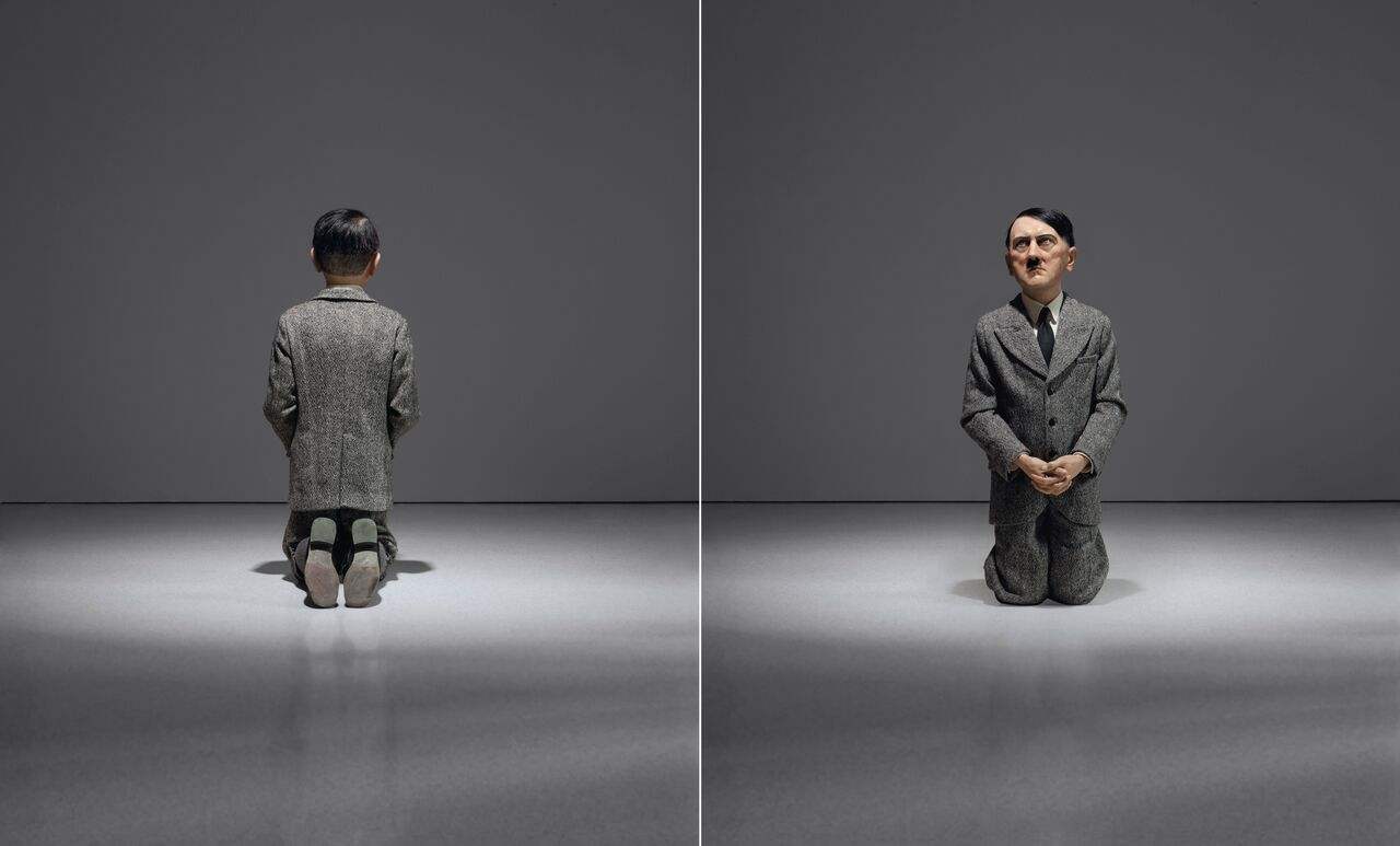 Diz çöken Hitler heykeli rekor fiyata satıldı