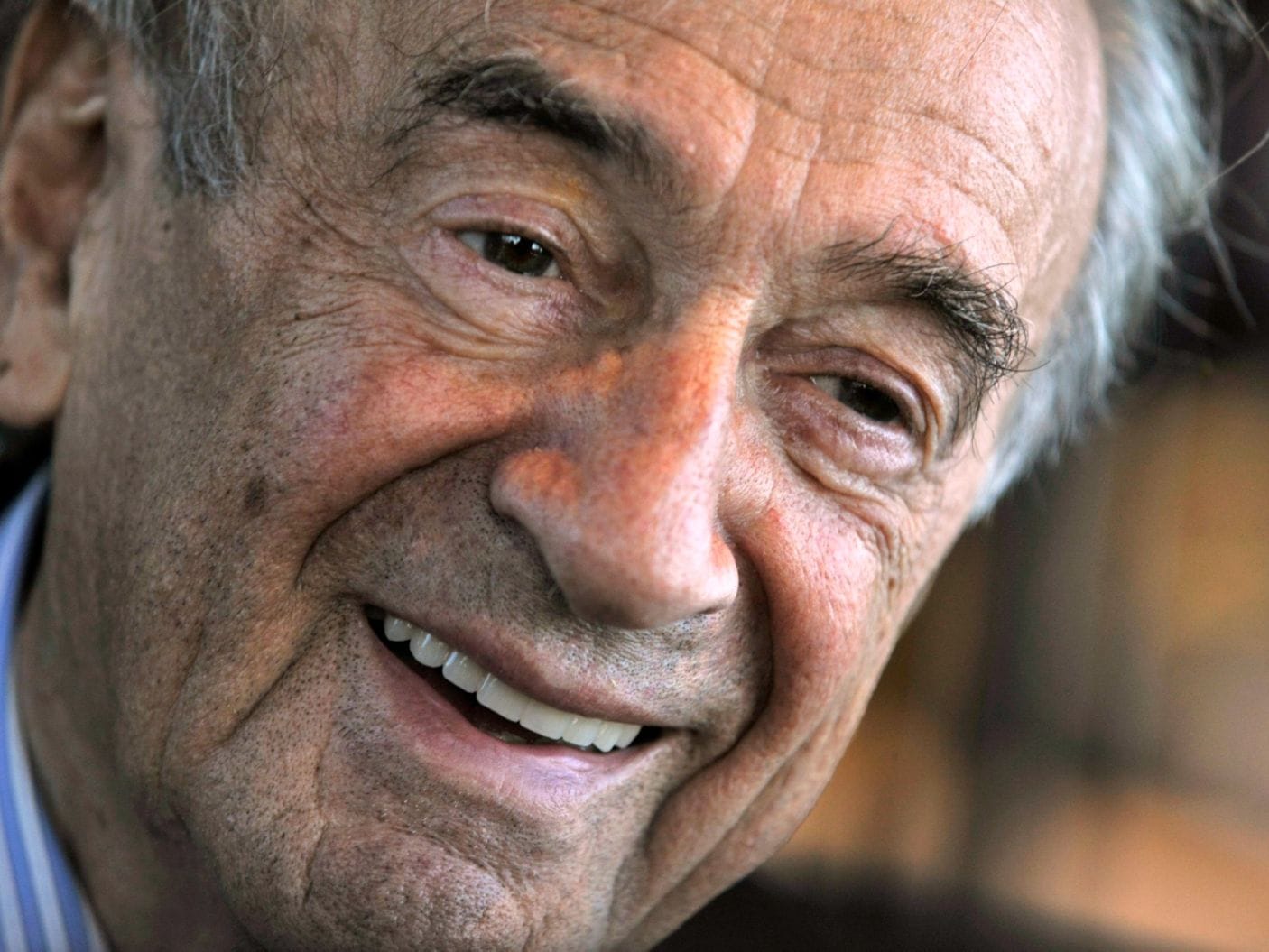 Bir tanığı dinleyen, kendisi tanığa dönüşür. – Elie Wiesel