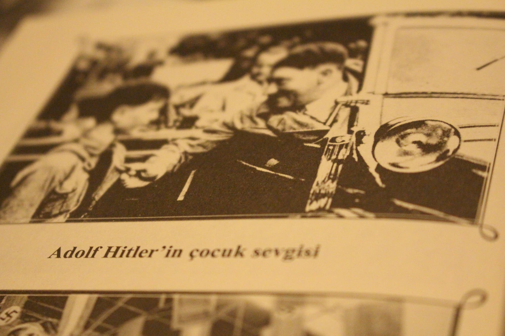 Hitler “Çocukları Severmiş” ve “Memleketi İçin Fedakarlık” Yapmış! – Serdar Korucu