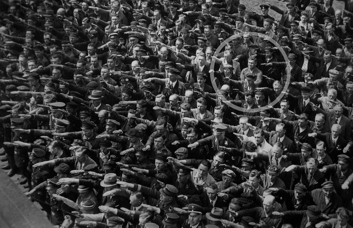 Selamsız August Landmesser’e ve Cesarete Dair – Melike Karaosmanoğlu