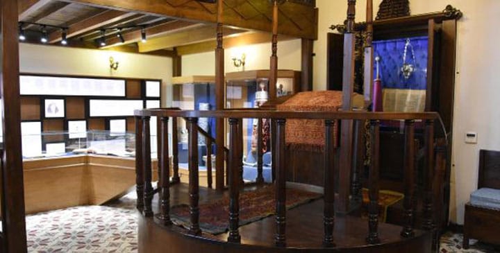 İzmir Bet Hillel Sinagogu’nda obje ve anı eşyaları sergileniyor