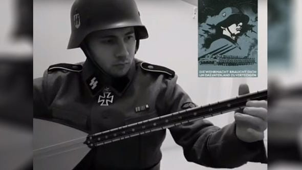 Nazi SS’lerin marşını bağlamayla çaldı
