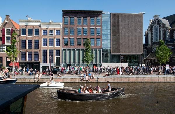 Hollandalı Pastane “Anne ve Frank” İtirazlar Üzerine İsmini Değiştirdi