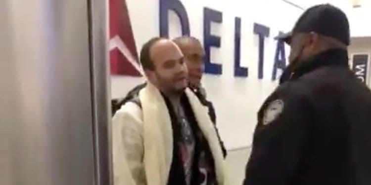 Uçakta Antisemit Söylemde Bulunan Adam Tutuklandı