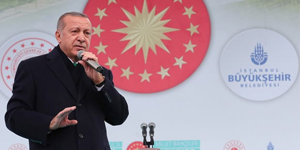 Adamın Macar Yahudisi olması önemli mi?