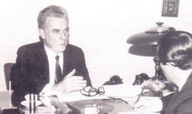 Faşist Eichmann, Anti-faşist Elrom ve Devrimci Mahir!