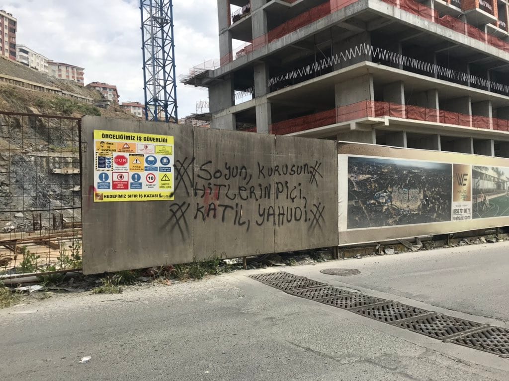 Gaziosmanpaşa’da Antisemit Duvar Yazısı Silindi