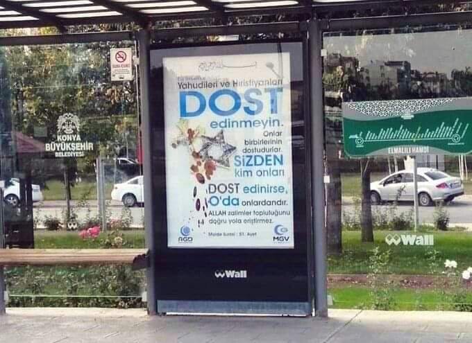 Konya’da Büyükşehir Durağında Nefret Posteri