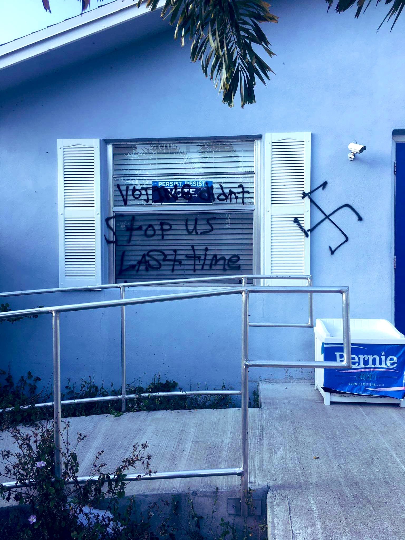 Bernie Sanders’ın Florida Ofisine Neo-Nazi Vandalizmi