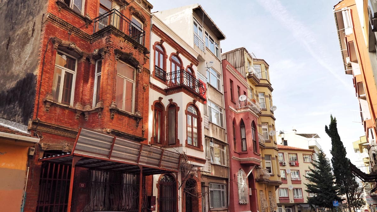Kadıköylü Küçük Sara -1-