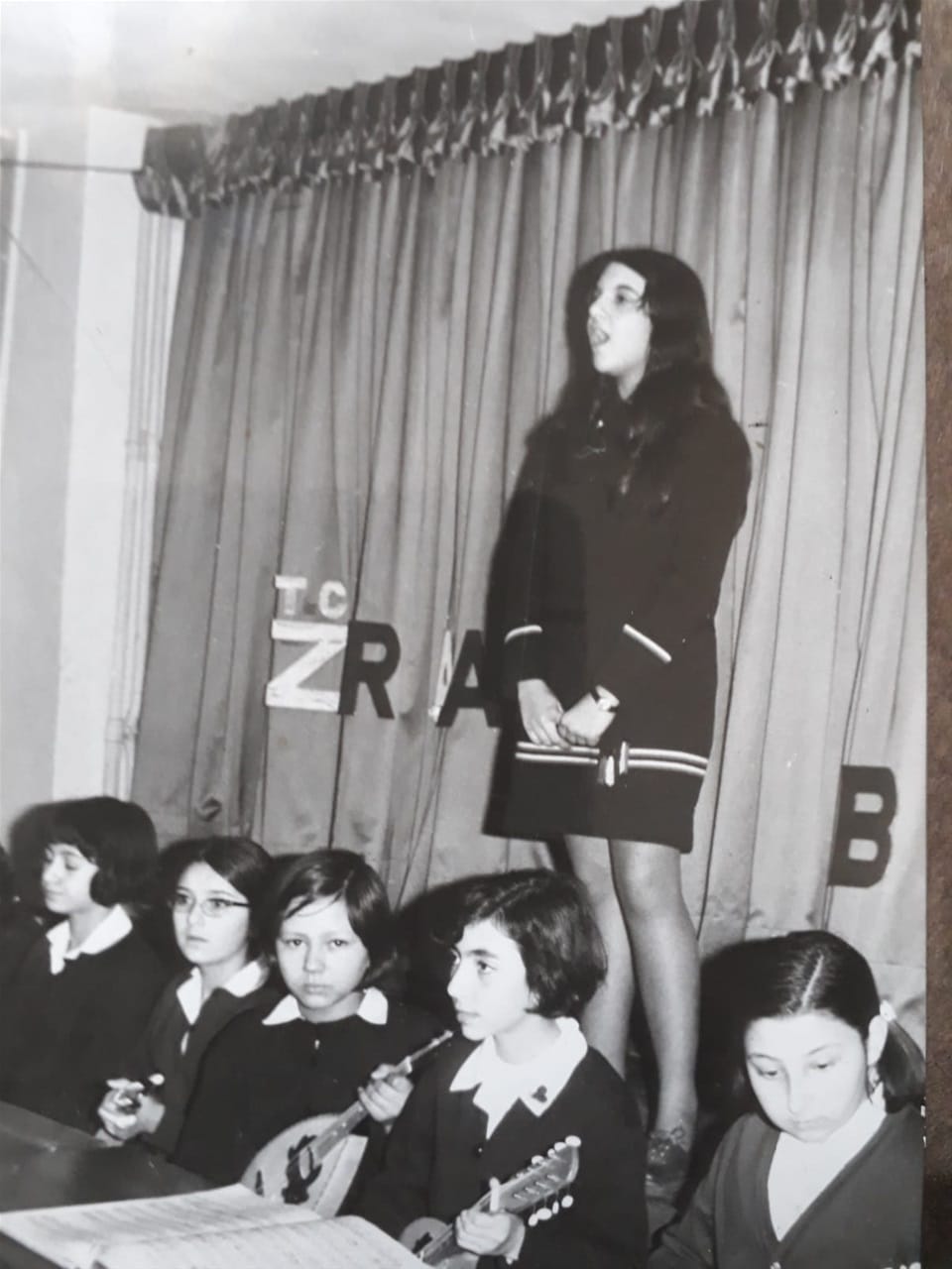 Ergenlik yıllarında Kadıköylü Küçük Sara -11-