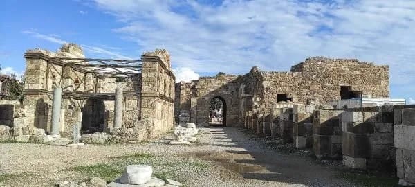 Side’de evin altında 7. yüzyıldan kalma sinagog bulundu