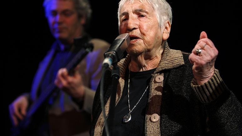 Esther Bejarano: Faşizme akordiyonla direnen kadın