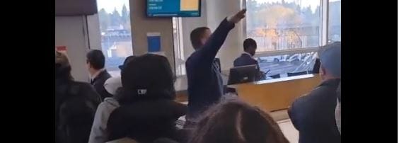 Havalimanında Hitler selamına gözaltı