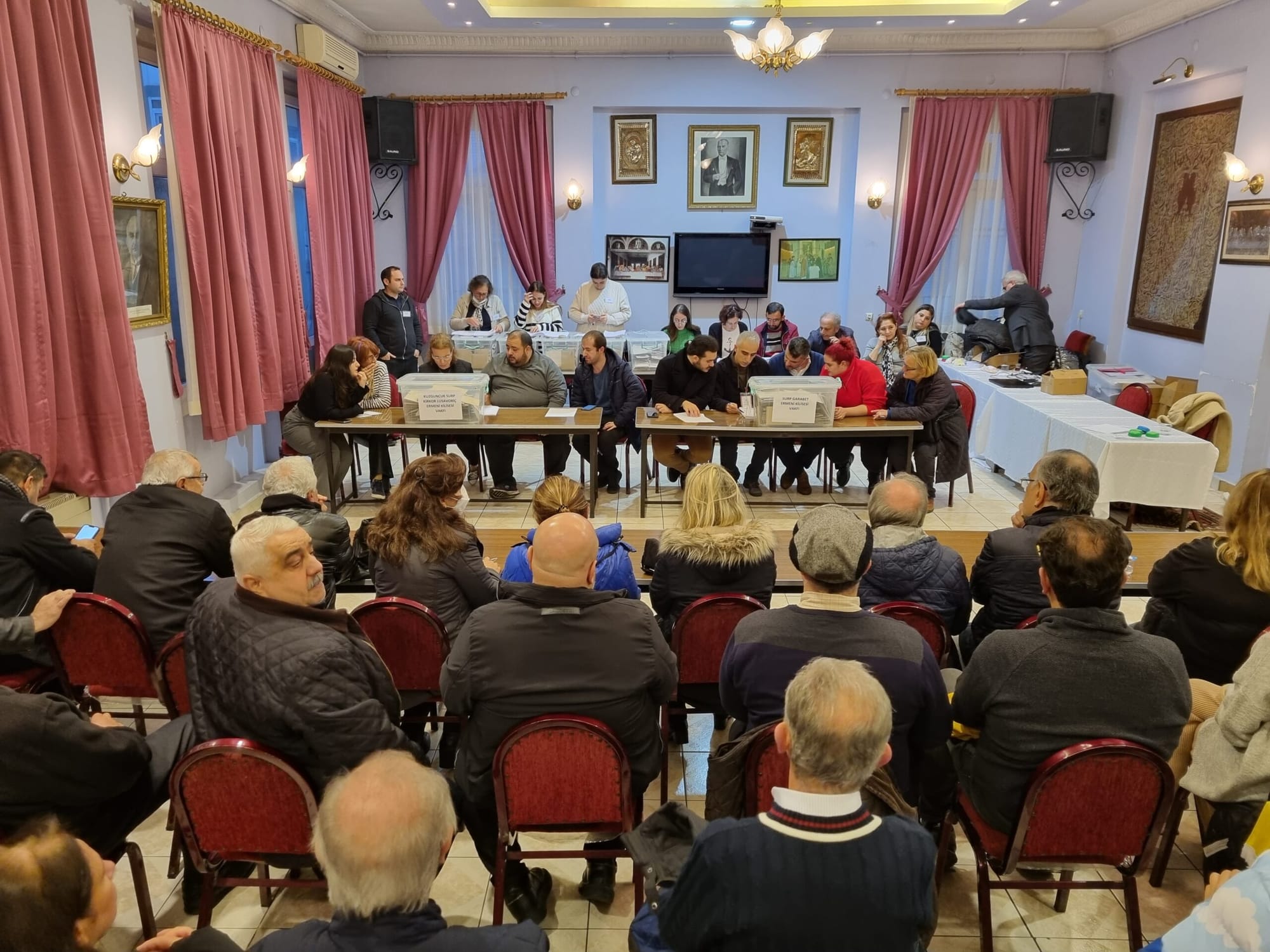 Ermeni Vakıfları: On vakıfta seçim için oy verme işlemi sona erdi, oy sayımına geçildi