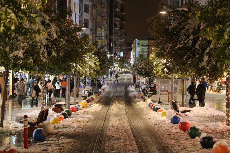 Ev telaşında Kadıköylü Küçük Sara – 37 –