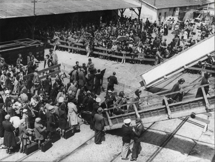Bu Akşam Kıraathane’de: Türk Basınında Yahudi Mülteciler