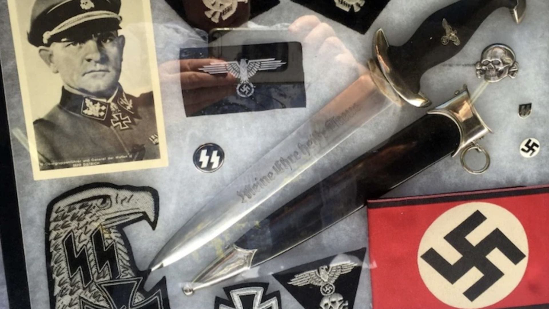 Nazi sembollerine yasak tasarısı, gamalı haçlarda talep patlaması yarattı
