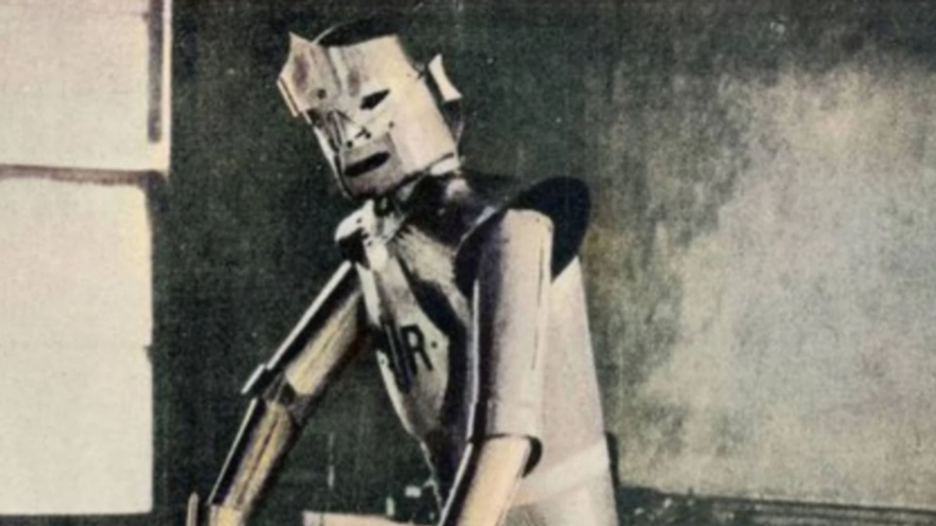 Beyaz Veba ve Rossum’un Uluslararası Robotları üzerine