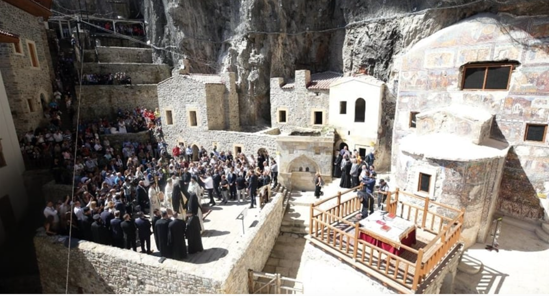 Sümela Manastırı’nda 10. kez ayin yapıldı | İYİ Parti ve Yeniden Refah Partisi tepki göstermiş, iptal edilmesini istemişti