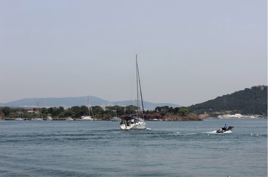 Adalara Doğru – Alber Sabanoğlu (öykü)
