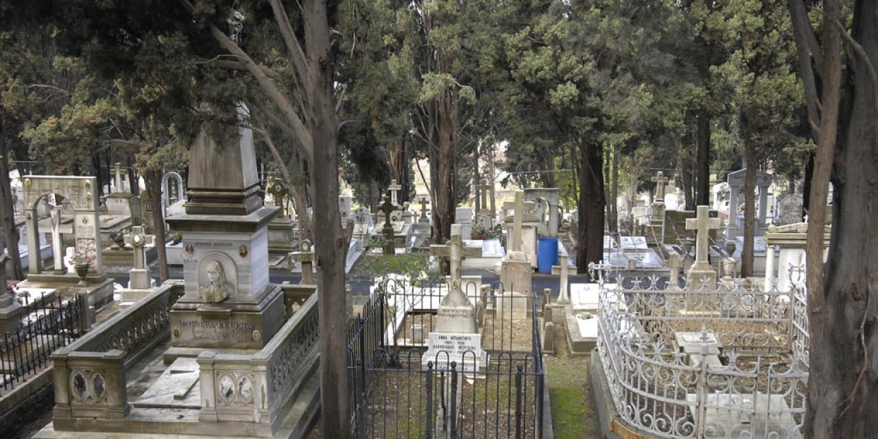 İstanbul’da Rum Ortodoks Mezarlığı’na saldırı düzenlendi
