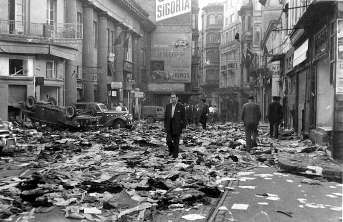 “Signomi” ya da İki Yeni Kitap Üzerinden 6-7 Eylül 1955 Pogromunu Yeniden Düşünmek -I- Hakan Yücel